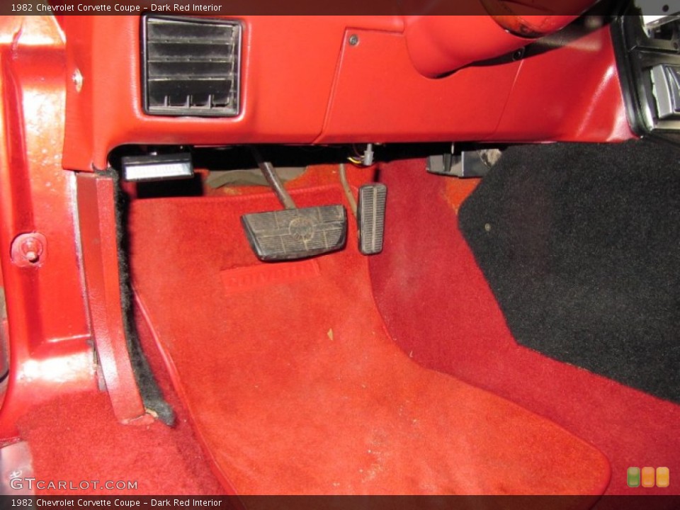 Dark Red Interior Controls for the 1982 Chevrolet Corvette Coupe #53399252