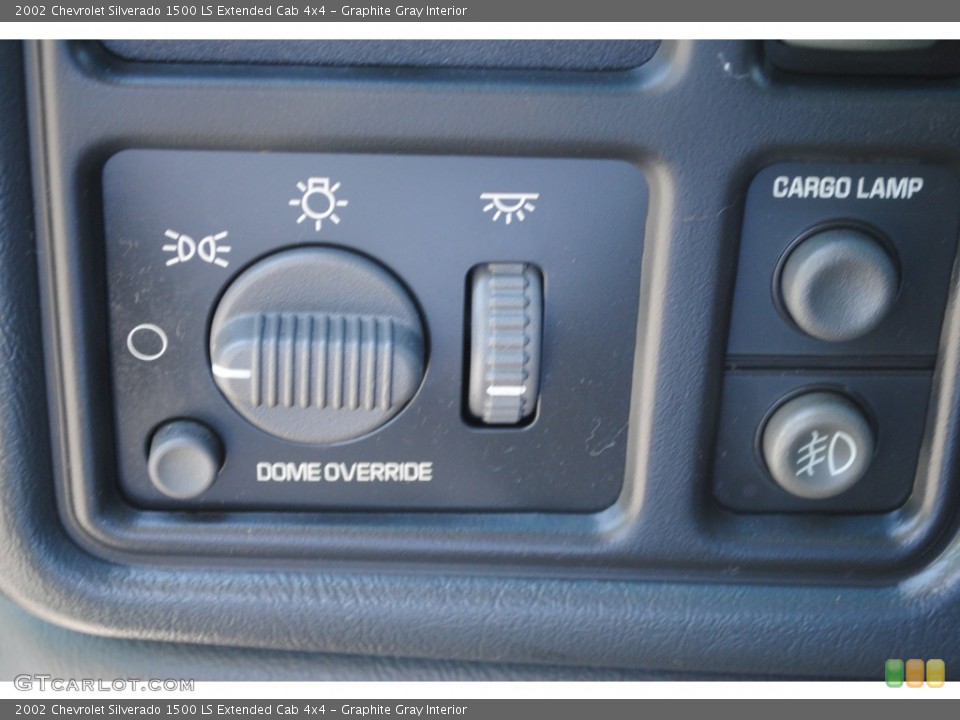 Graphite Gray Interior Controls for the 2002 Chevrolet Silverado 1500 LS Extended Cab 4x4 #53401607