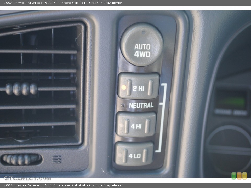 Graphite Gray Interior Controls for the 2002 Chevrolet Silverado 1500 LS Extended Cab 4x4 #53401619