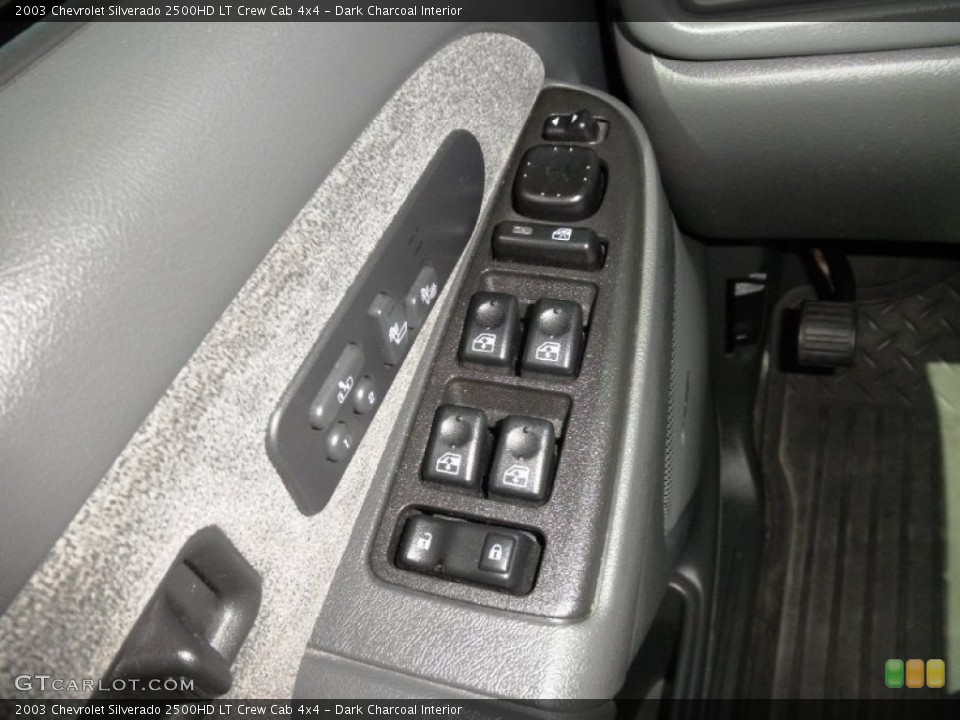 Dark Charcoal Interior Controls for the 2003 Chevrolet Silverado 2500HD LT Crew Cab 4x4 #53402687