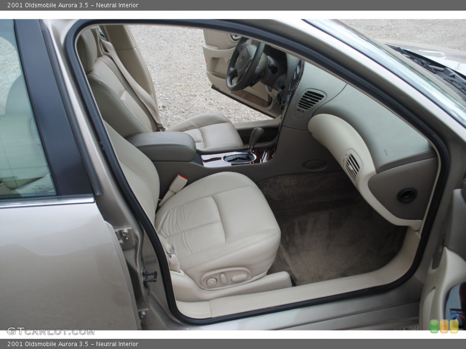 Neutral Interior Photo for the 2001 Oldsmobile Aurora 3.5 #53418187