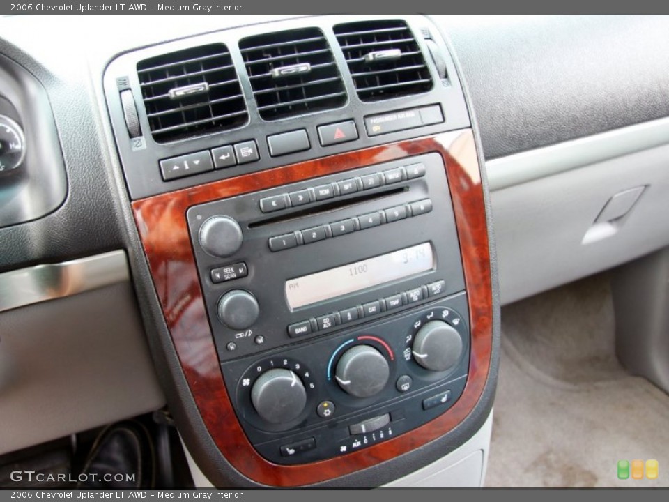 Medium Gray Interior Audio System for the 2006 Chevrolet Uplander LT AWD #53421442