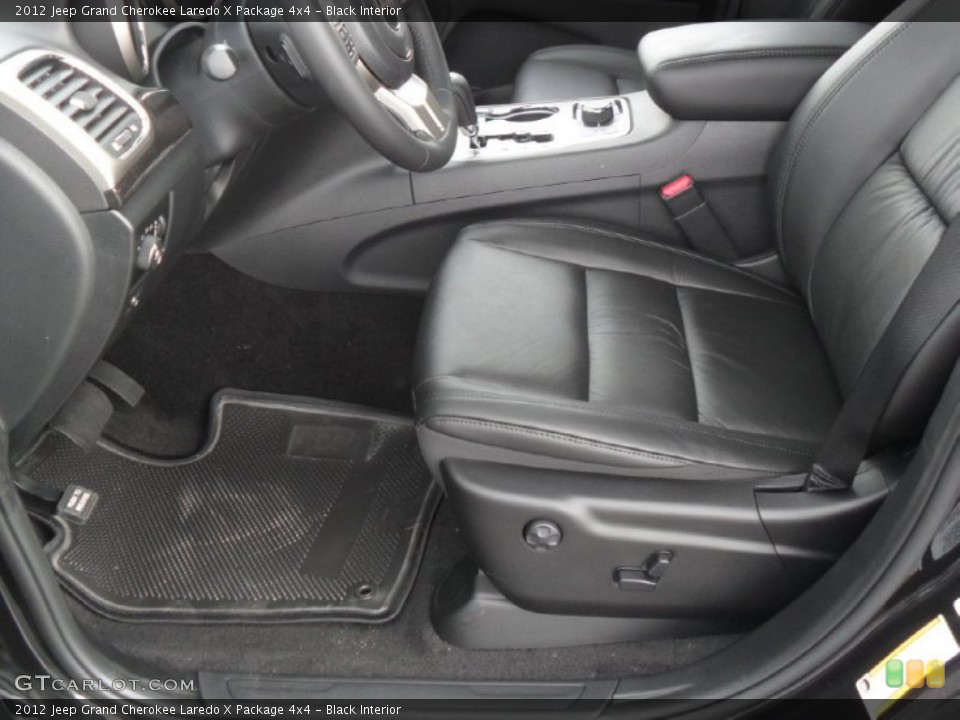 Black Interior Photo for the 2012 Jeep Grand Cherokee Laredo X Package 4x4 #53427877