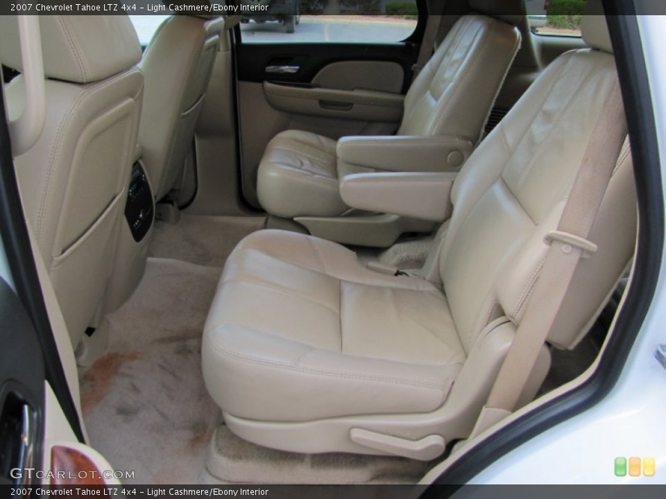 Light Cashmere/Ebony Interior Photo for the 2007 Chevrolet Tahoe LTZ 4x4 #53456990