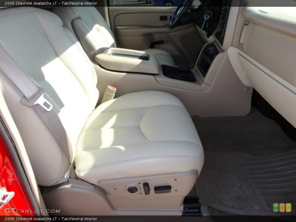 Tan/Neutral Interior Photo for the 2006 Chevrolet Avalanche LT #53470663
