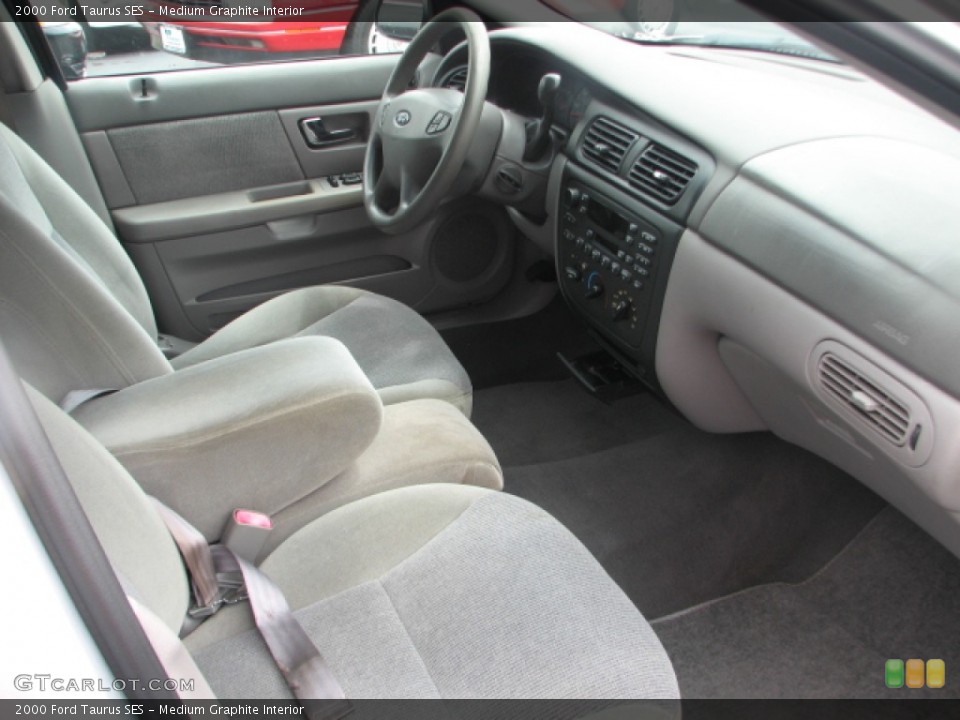 Medium Graphite Interior Photo for the 2000 Ford Taurus SES #53475629