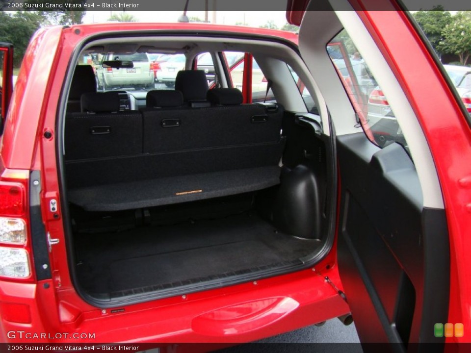 Black Interior Photo for the 2006 Suzuki Grand Vitara 4x4 #53477176