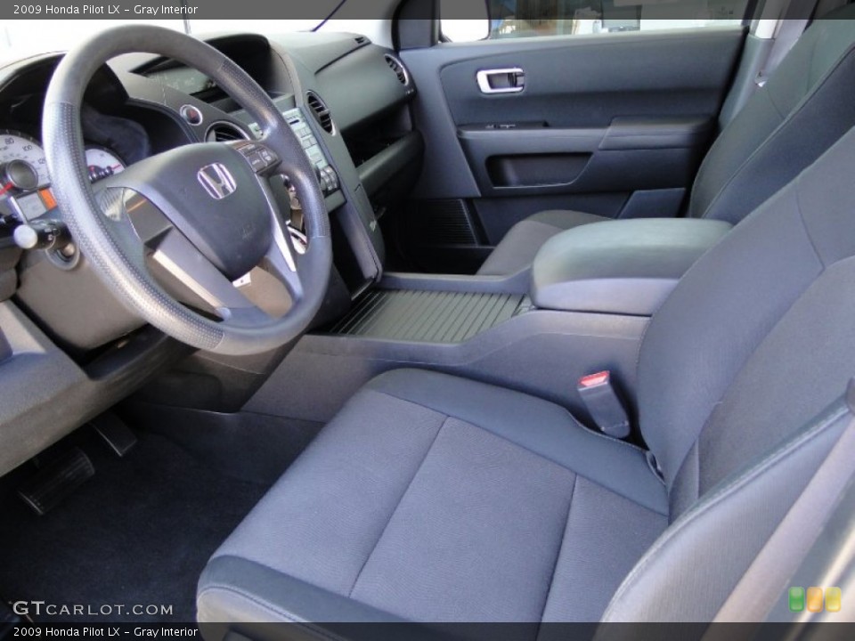 Gray Interior Photo for the 2009 Honda Pilot LX #53487857