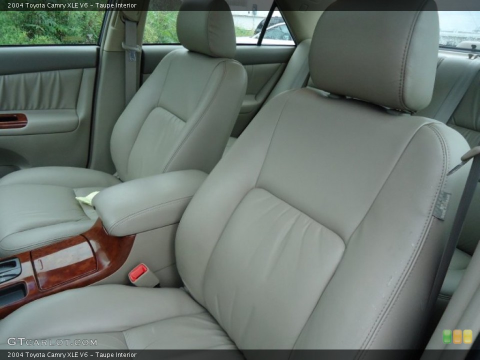 Taupe Interior Photo for the 2004 Toyota Camry XLE V6 #53491303