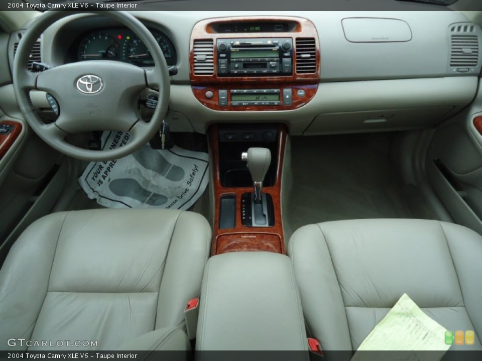 Taupe Interior Photo for the 2004 Toyota Camry XLE V6 #53491556