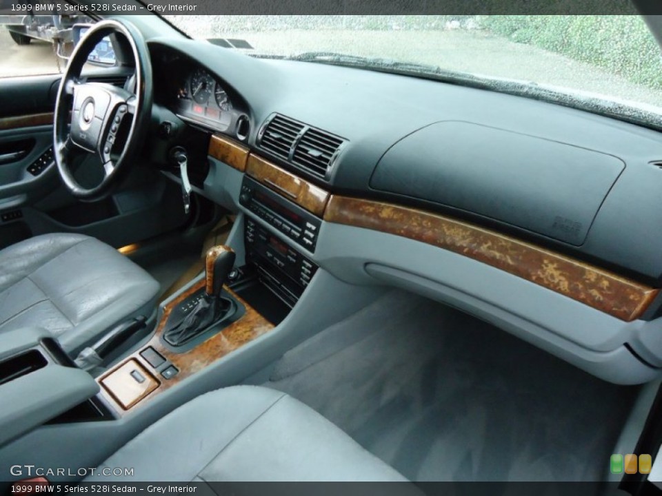 Grey Interior Dashboard for the 1999 BMW 5 Series 528i Sedan #53494305