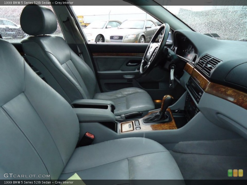 Grey Interior Photo for the 1999 BMW 5 Series 528i Sedan #53494316