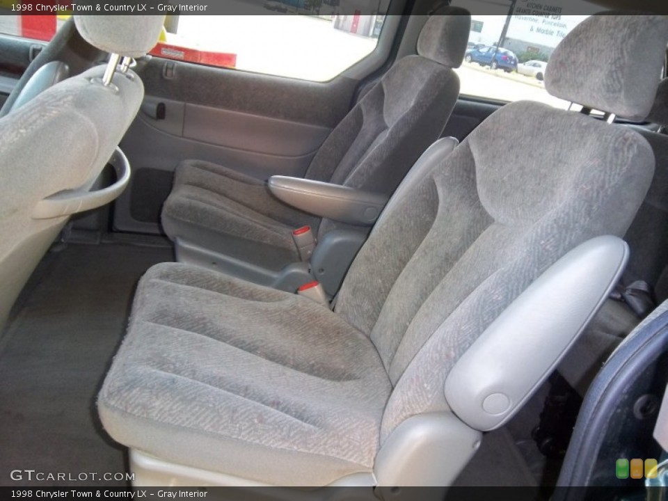 Gray Interior Photo for the 1998 Chrysler Town & Country LX #53495601