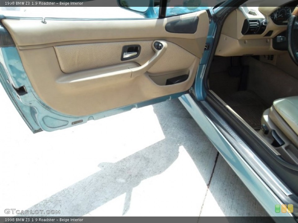Beige Interior Door Panel for the 1998 BMW Z3 1.9 Roadster #53506144