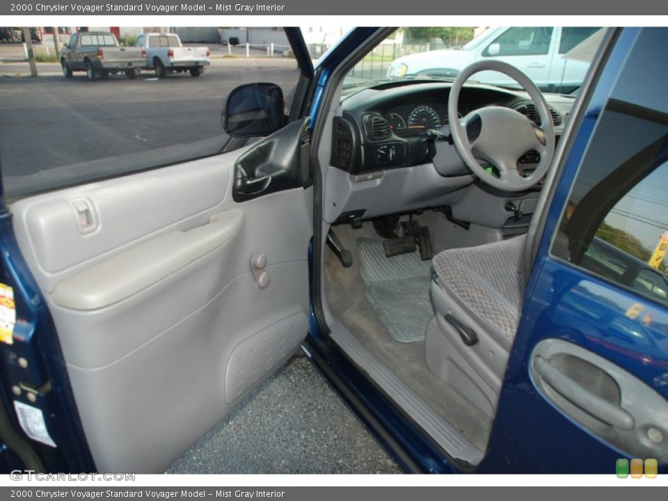 Mist Gray Interior Photo for the 2000 Chrysler Voyager  #53506863