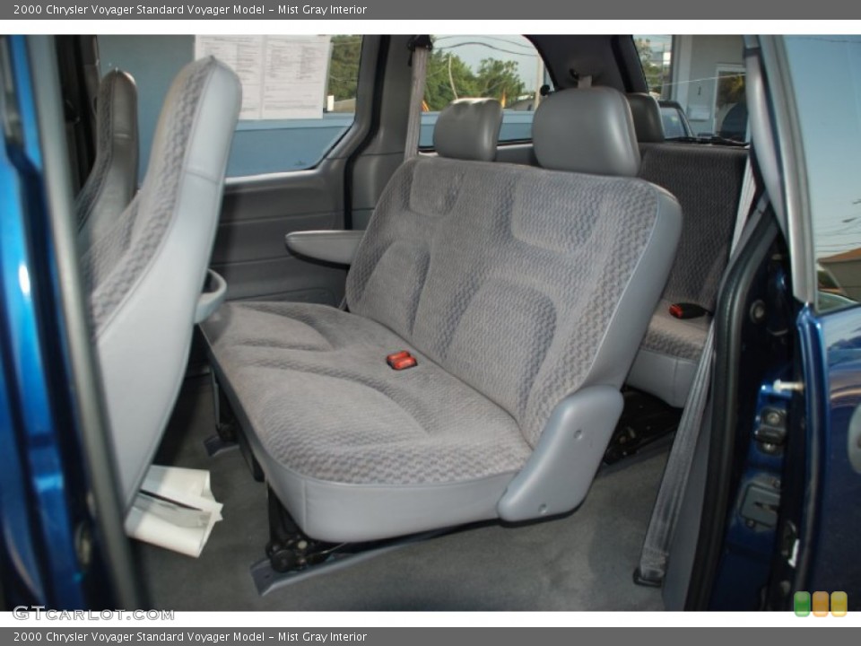 Mist Gray Interior Photo for the 2000 Chrysler Voyager  #53506935