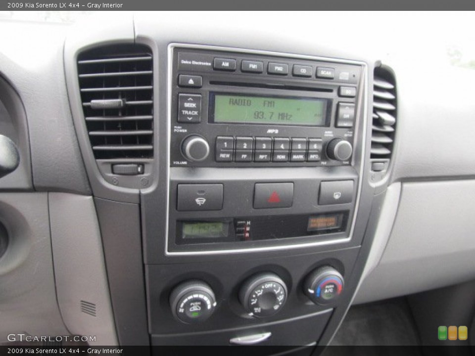 Gray Interior Controls for the 2009 Kia Sorento LX 4x4 #53515252