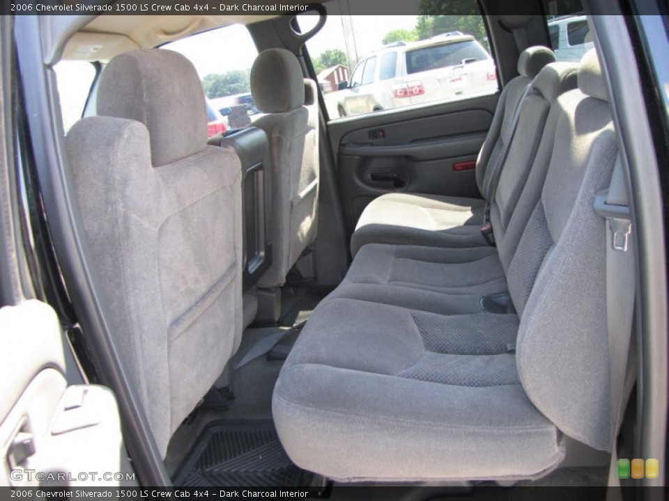Dark Charcoal Interior Photo for the 2006 Chevrolet Silverado 1500 LS Crew Cab 4x4 #53532208