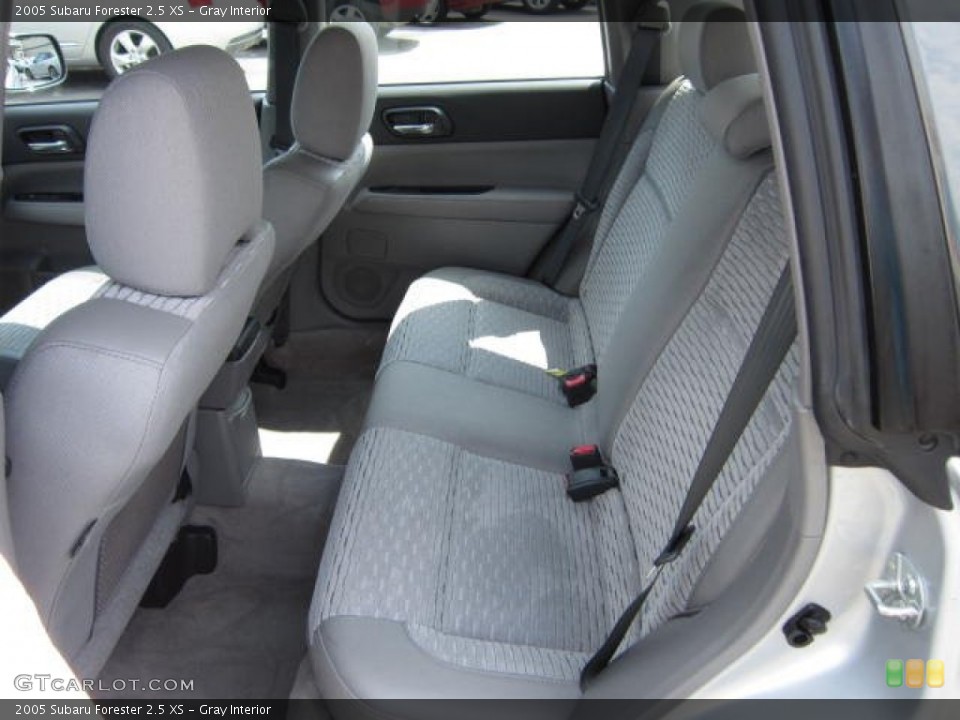 Gray Interior Photo for the 2005 Subaru Forester 2.5 XS #53546423