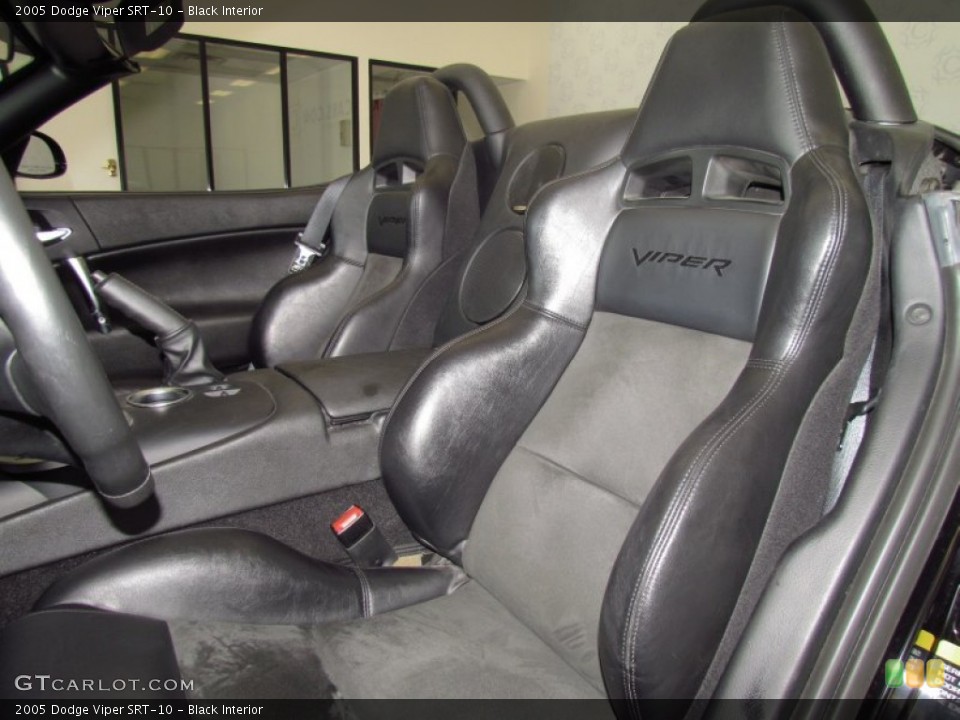 Black Interior Photo for the 2005 Dodge Viper SRT-10 #53547319