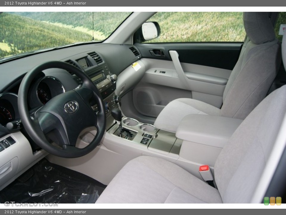 Ash Interior Photo for the 2012 Toyota Highlander V6 4WD #53550594