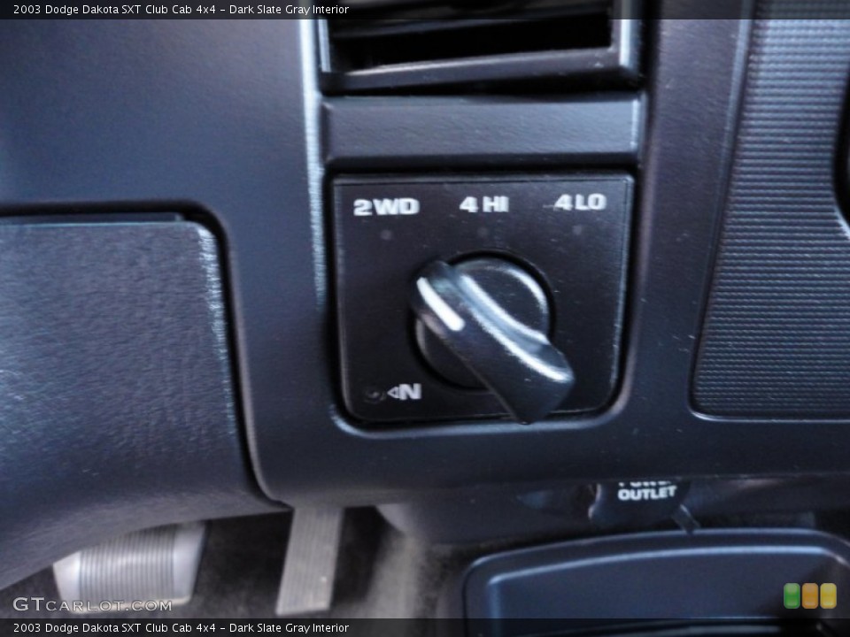 Dark Slate Gray Interior Controls for the 2003 Dodge Dakota SXT Club Cab 4x4 #53557152