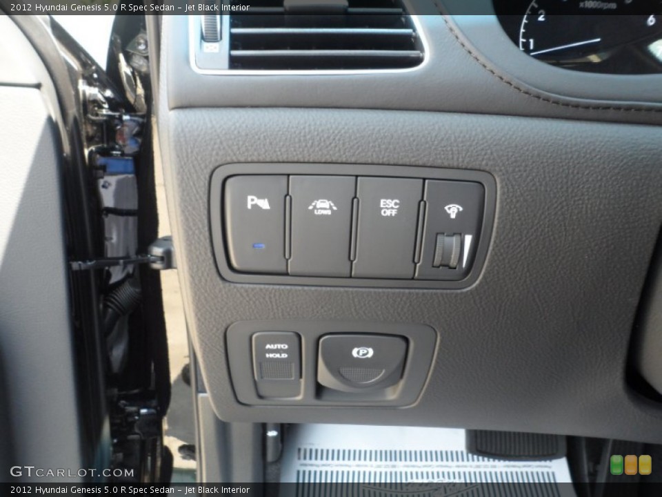 Jet Black Interior Controls for the 2012 Hyundai Genesis 5.0 R Spec Sedan #53559632