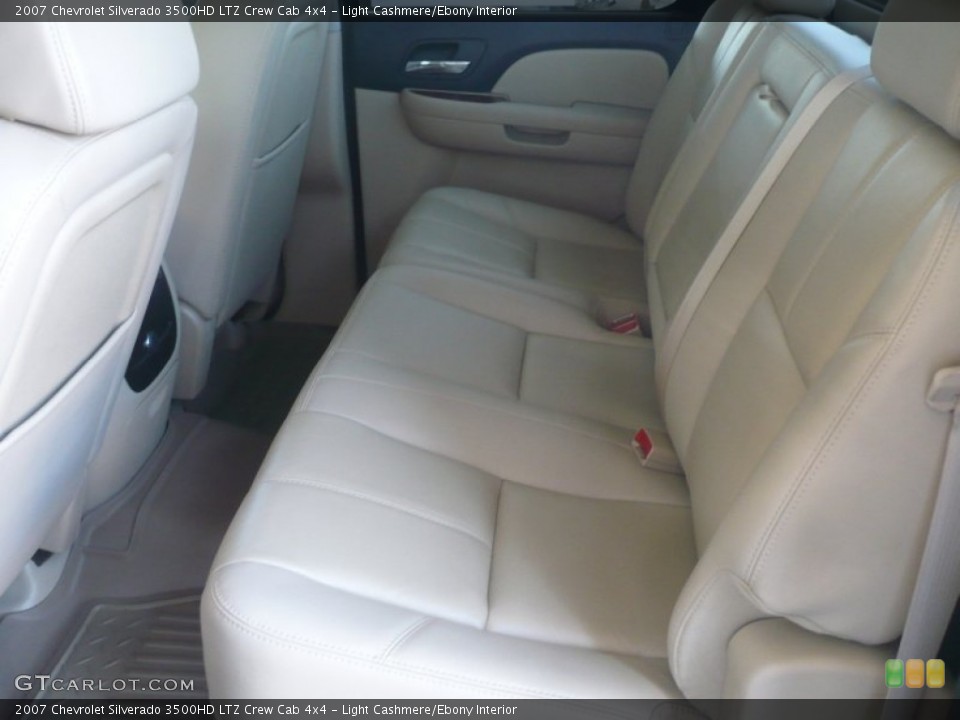 Light Cashmere/Ebony Interior Photo for the 2007 Chevrolet Silverado 3500HD LTZ Crew Cab 4x4 #53560614