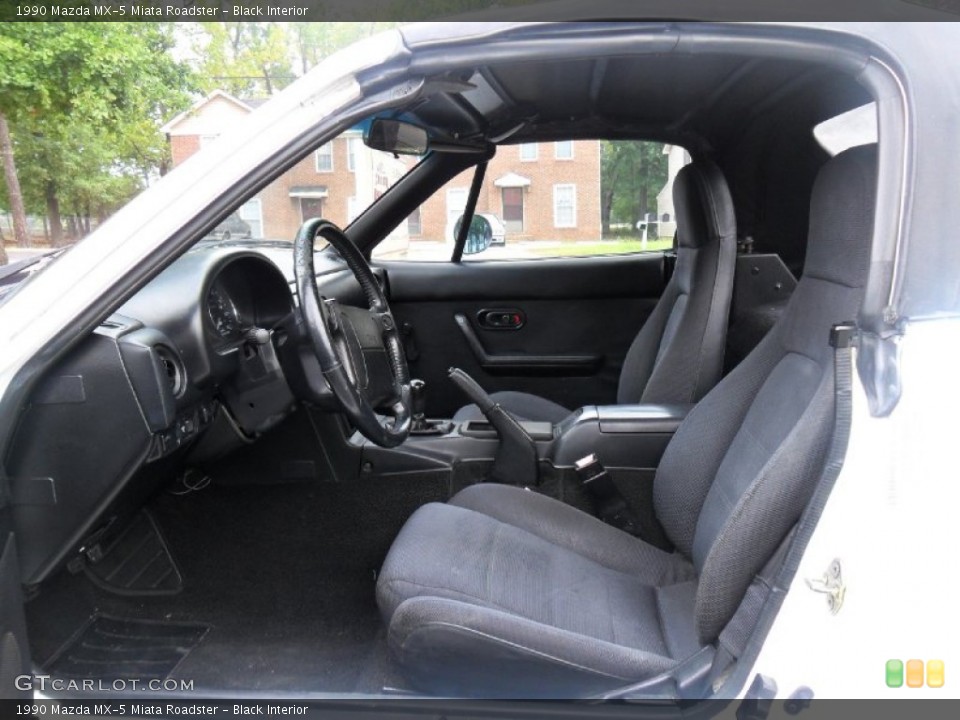 Black Interior Photo for the 1990 Mazda MX-5 Miata Roadster #53597521