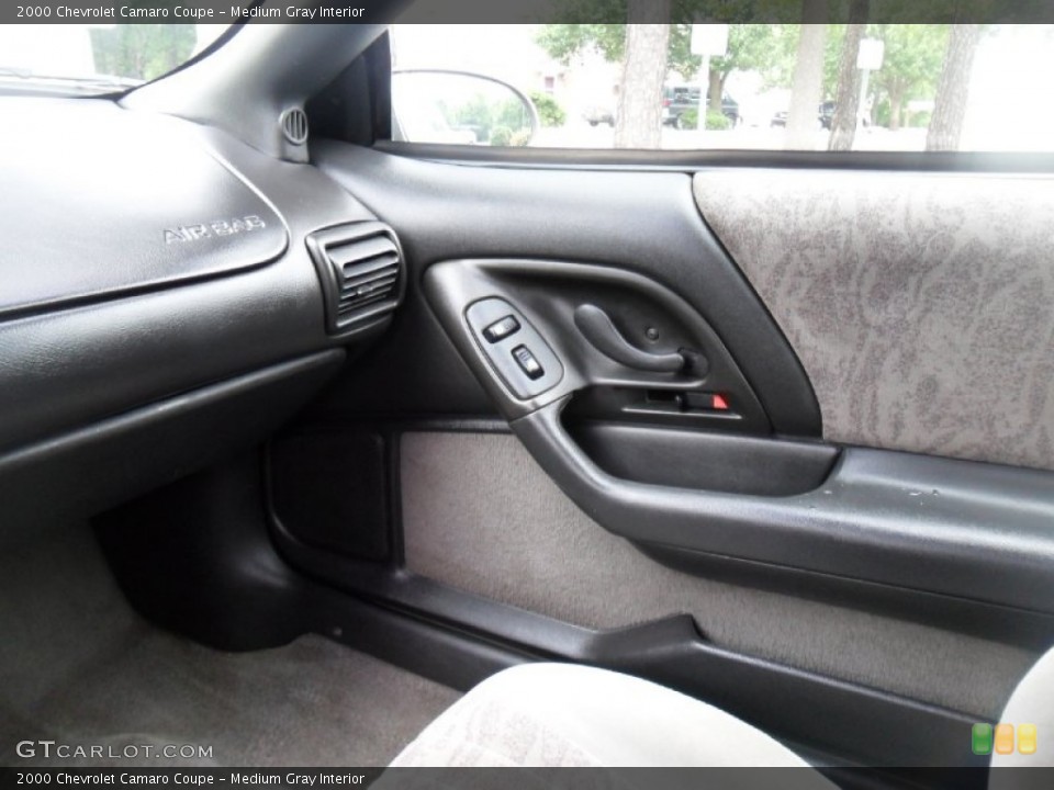Medium Gray Interior Photo for the 2000 Chevrolet Camaro Coupe #53597656