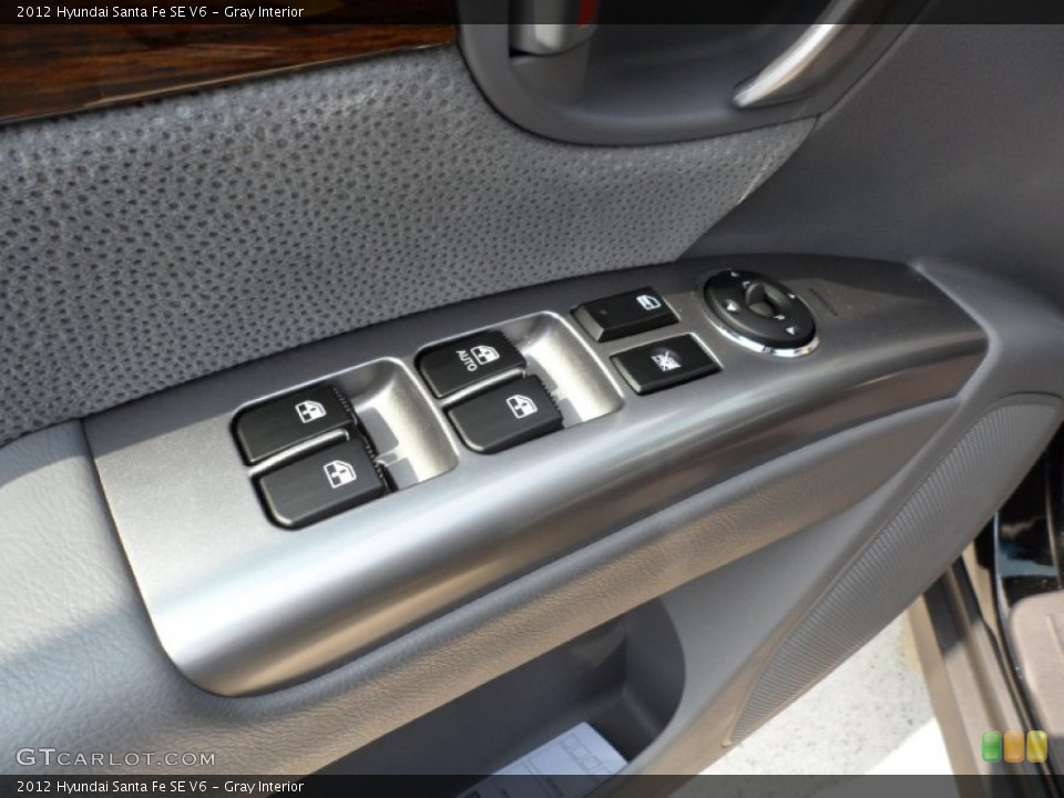 Gray Interior Controls for the 2012 Hyundai Santa Fe SE V6 #53611845