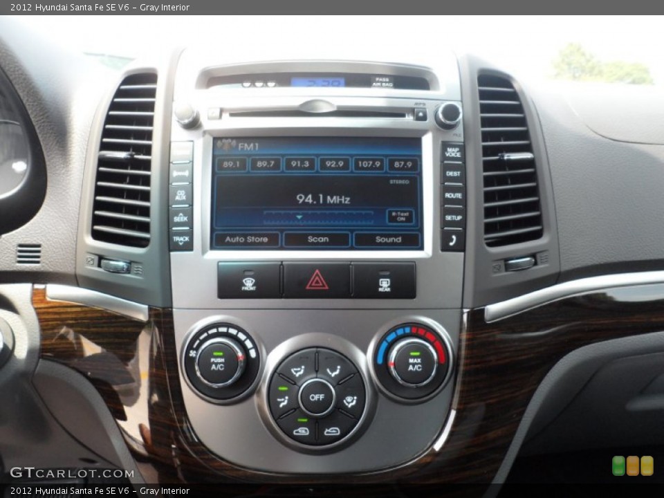 Gray Interior Controls for the 2012 Hyundai Santa Fe SE V6 #53611902