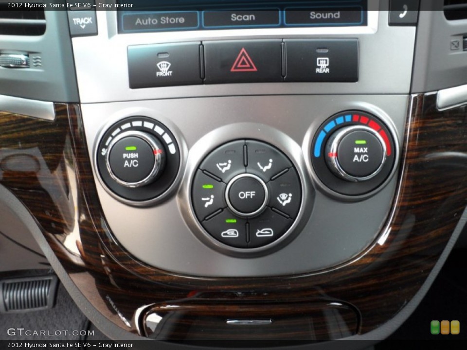 Gray Interior Controls for the 2012 Hyundai Santa Fe SE V6 #53611926
