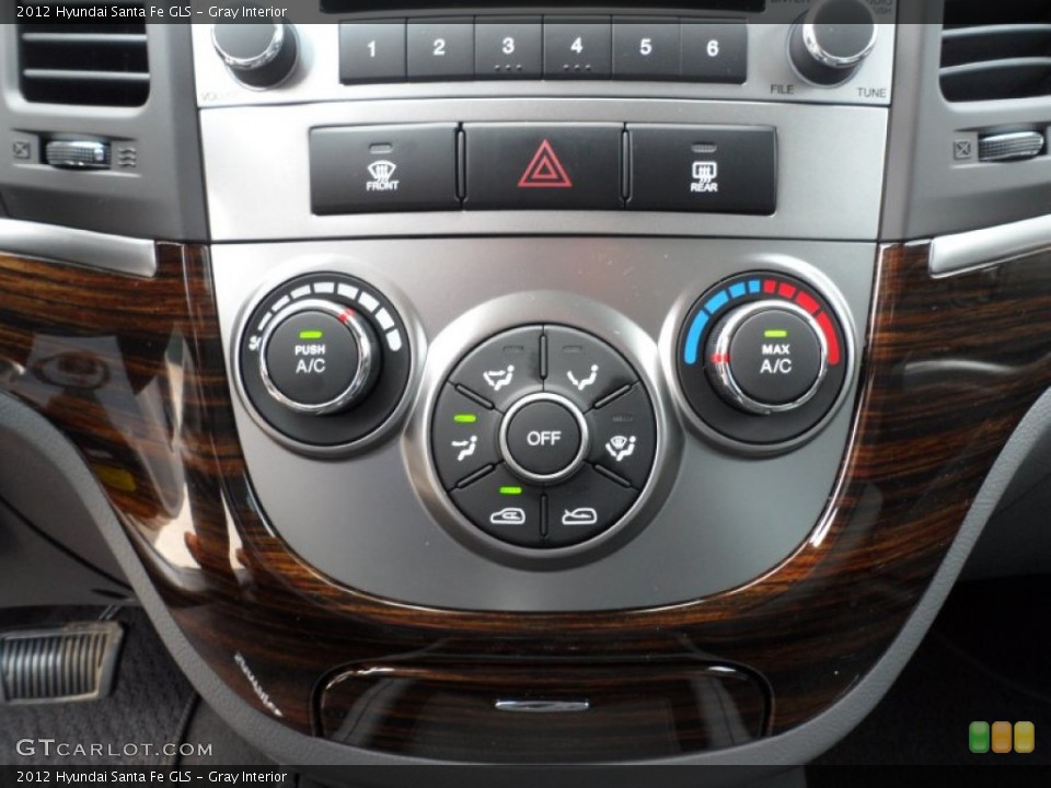 Gray Interior Controls for the 2012 Hyundai Santa Fe GLS #53612434