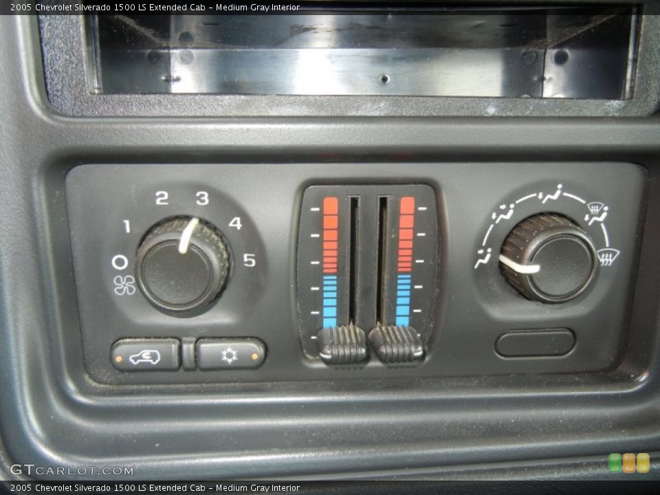 Medium Gray Interior Controls for the 2005 Chevrolet Silverado 1500 LS Extended Cab #53612447