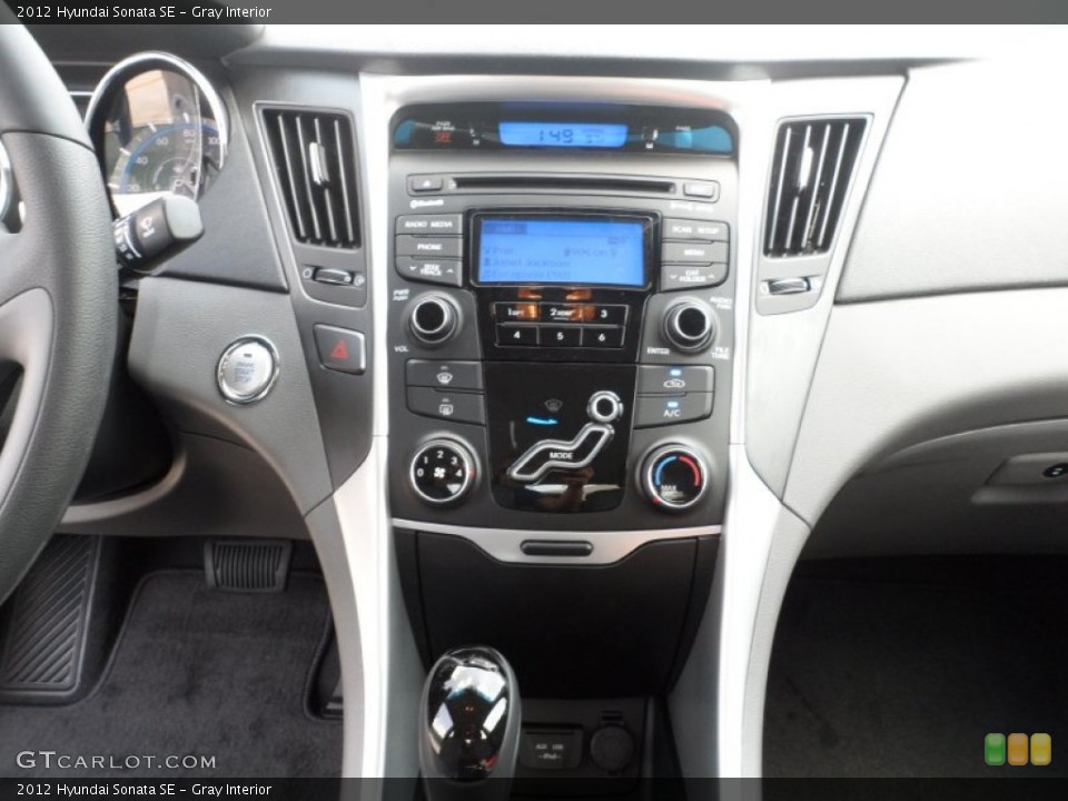 Gray Interior Controls for the 2012 Hyundai Sonata SE #53612849