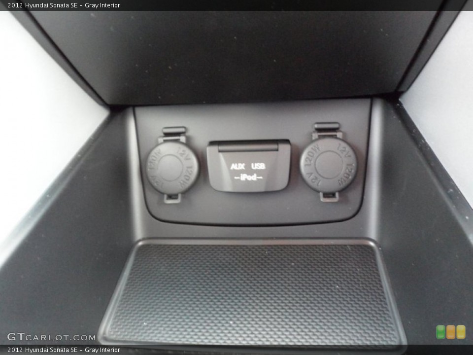 Gray Interior Controls for the 2012 Hyundai Sonata SE #53612904