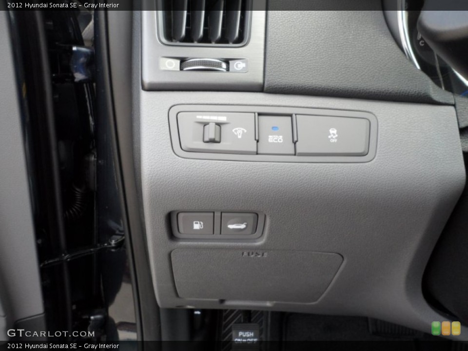 Gray Interior Controls for the 2012 Hyundai Sonata SE #53612975