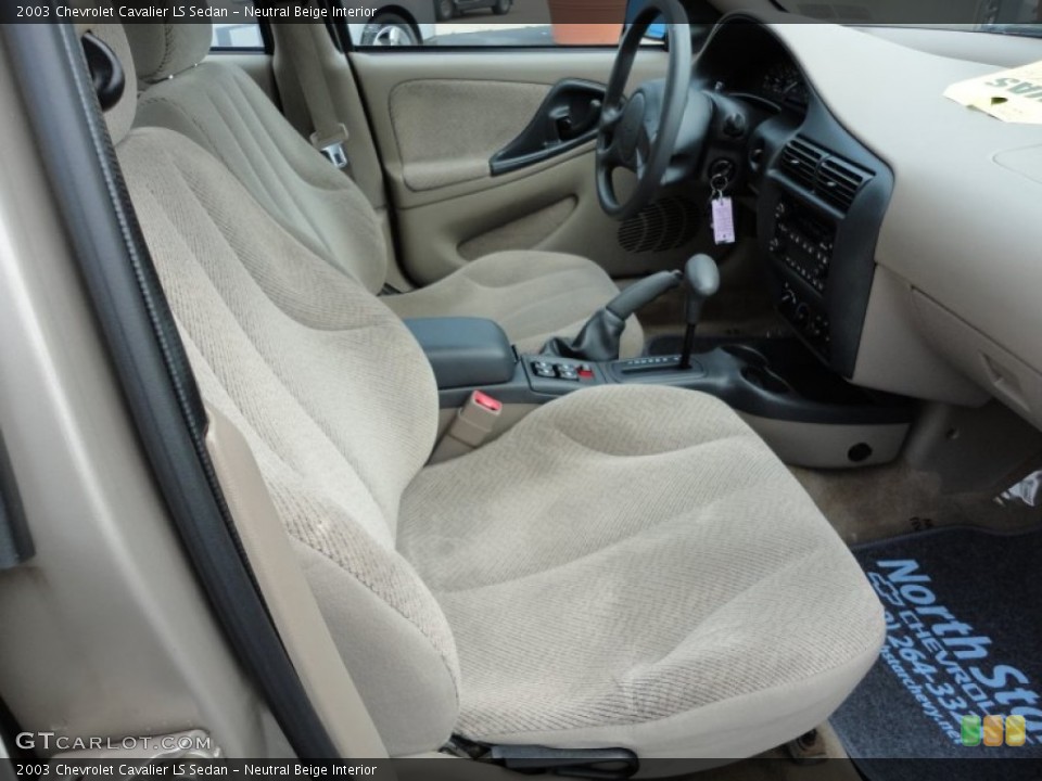 Neutral Beige Interior Photo for the 2003 Chevrolet Cavalier LS Sedan #53627078