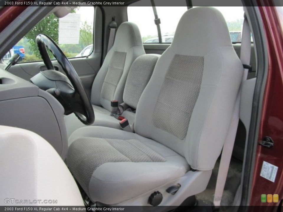 Medium Graphite Grey Interior Photo for the 2003 Ford F150 XL Regular Cab 4x4 #53627360