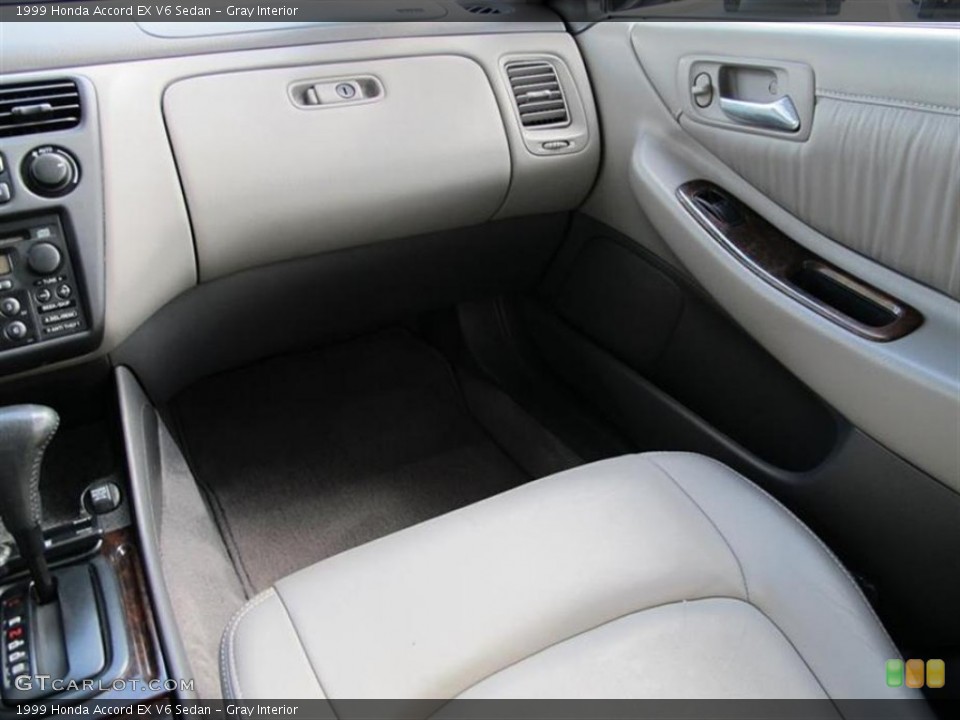 Gray Interior Dashboard for the 1999 Honda Accord EX V6 Sedan #53630931