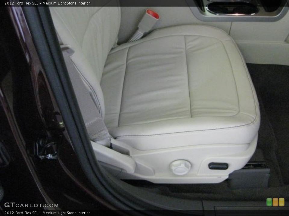 Medium Light Stone Interior Photo for the 2012 Ford Flex SEL #53649648