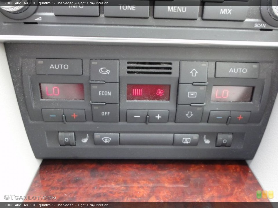 Light Gray Interior Controls for the 2008 Audi A4 2.0T quattro S-Line Sedan #53659597