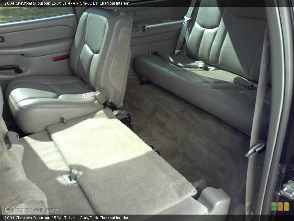 Gray/Dark Charcoal Interior Photo for the 2004 Chevrolet Suburban 1500 LT 4x4 #53689929