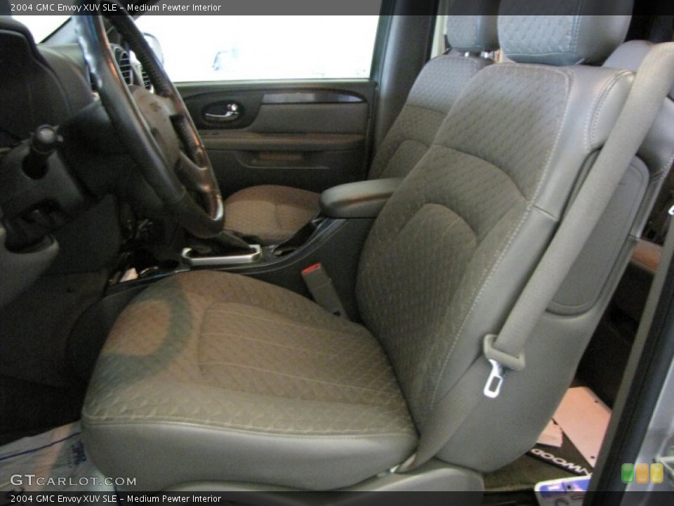 Medium Pewter Interior Photo for the 2004 GMC Envoy XUV SLE #53699625