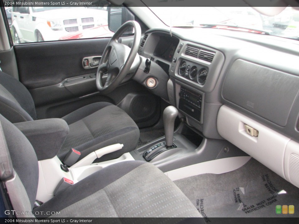 Gray Interior Photo for the 2004 Mitsubishi Montero Sport LS #53705055