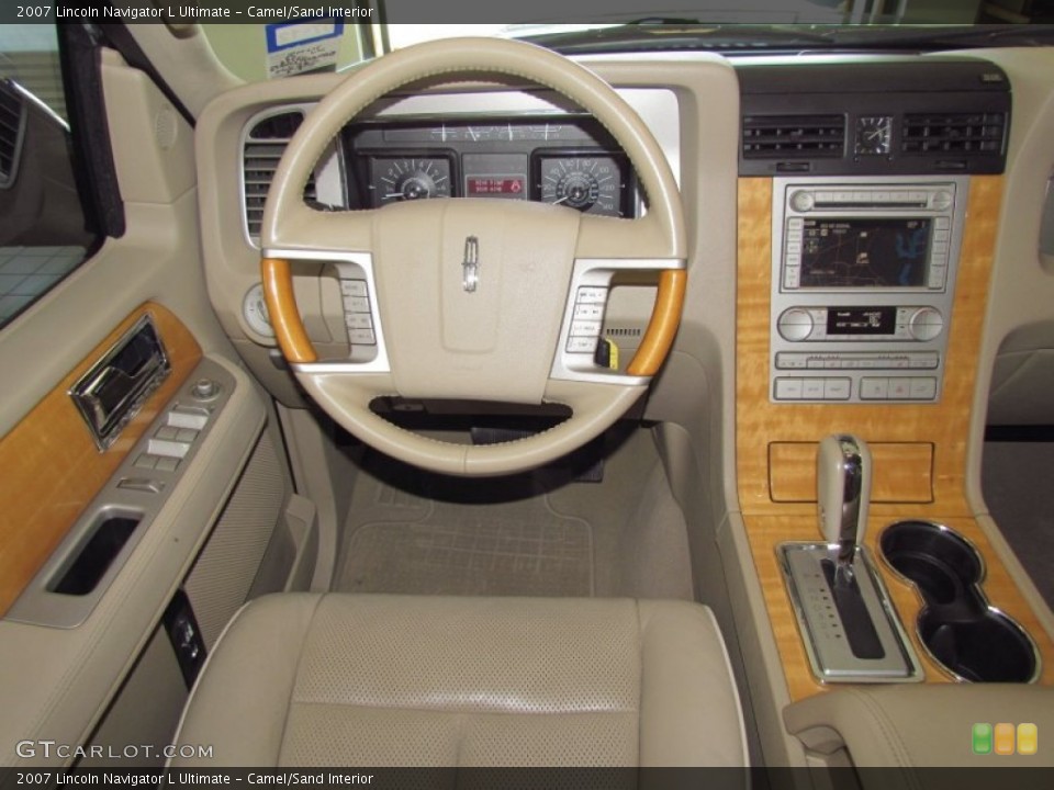 Camel/Sand Interior Photo for the 2007 Lincoln Navigator L Ultimate #53705883