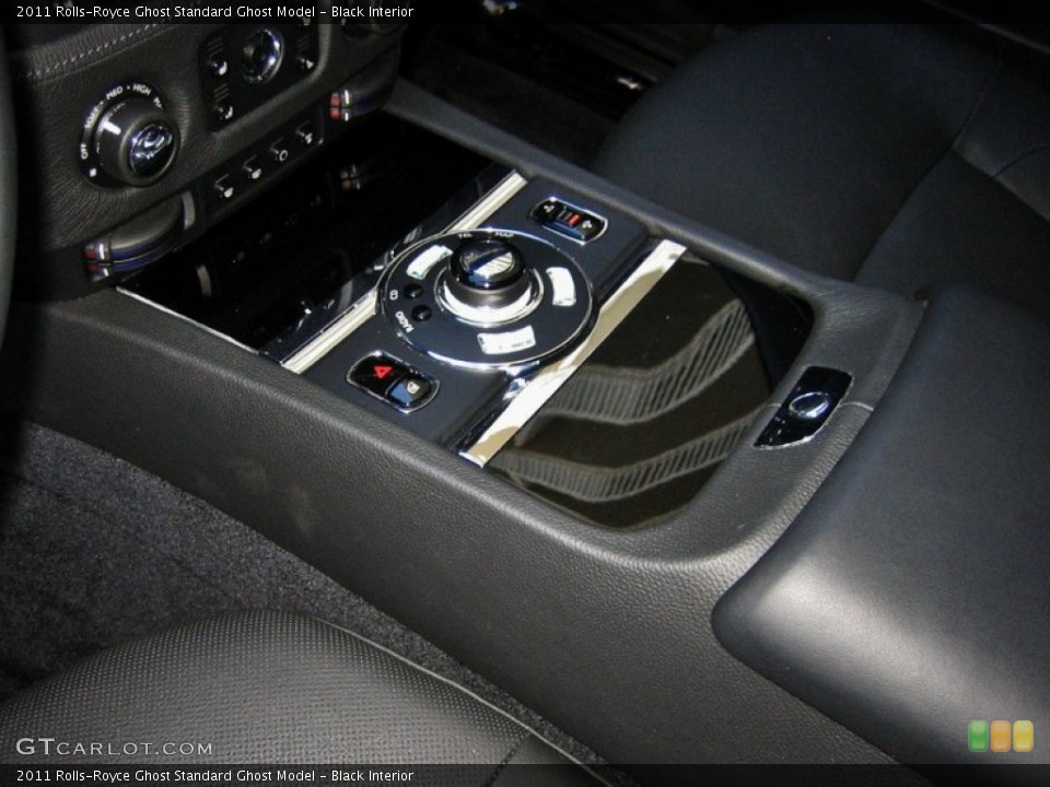 Black Interior Controls for the 2011 Rolls-Royce Ghost  #53729142