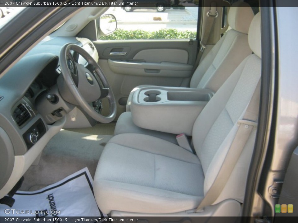 Light Titanium/Dark Titanium Interior Photo for the 2007 Chevrolet Suburban 1500 LS #53732751