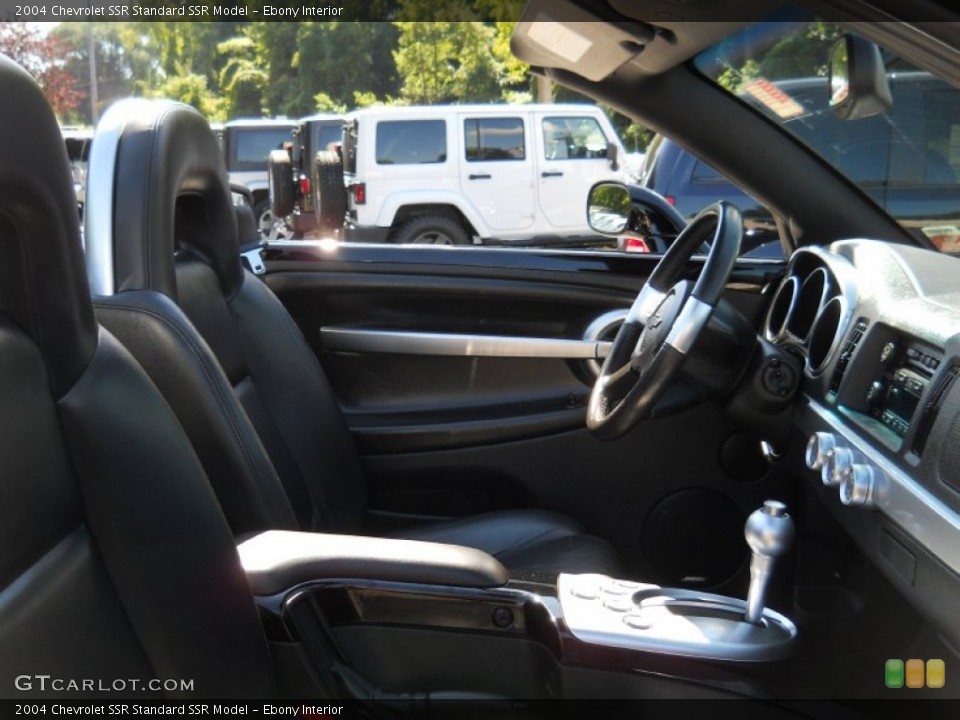 Ebony Interior Photo for the 2004 Chevrolet SSR  #53735217
